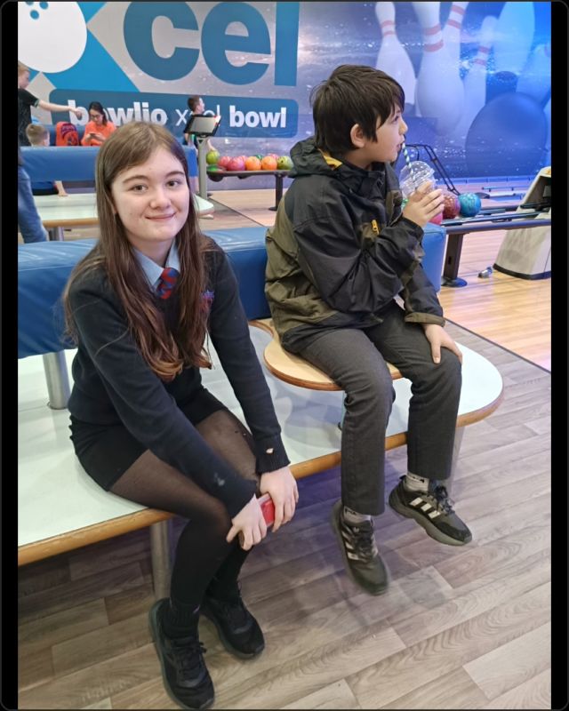 Last night, we took a walk to @xcelbowl for a game of bowling using Tempo Time Credits which young people have earned for volunteering their time at Dr Mz. 
Come and have a chat with us if you would like to get involved.