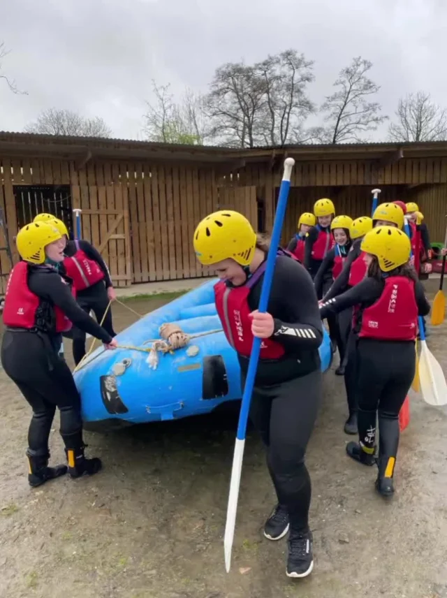 Well done to everyone who braved the cold water at Llandysul Paddlers Canoe Centre and Club. You all did fantastic and hopefully you can feel your fingers again soon!