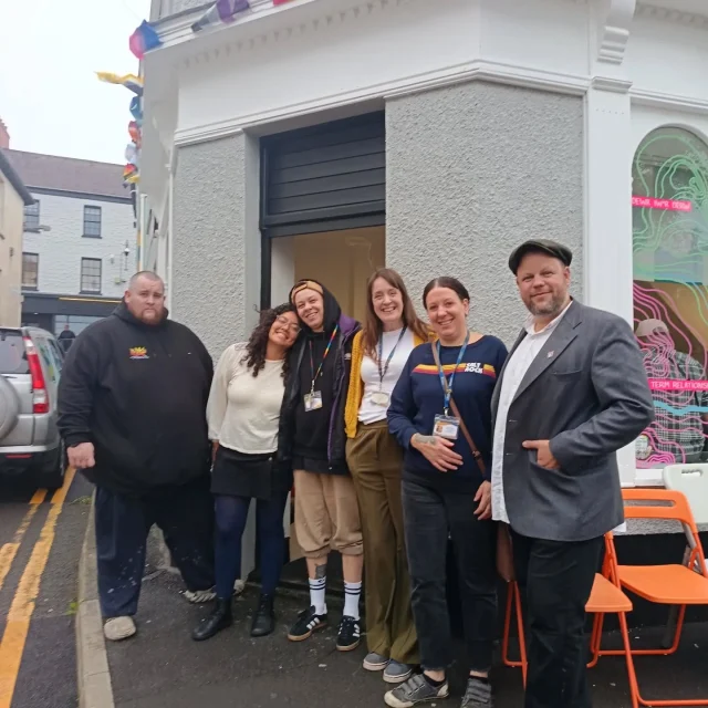 Great to attend @localmotioncaerfyrddin open day at their new offices ,proud to working in partnership making a positive difference to young people and our community 🌼 
Gwych cael mynychu diwrnod agored @localmotioncaerfyrddin yn eu swyddfeydd newydd, yn falch o fod gwethio mewn partneriaeth gan wned gwanhaniaeth cadarnhaol i bobl ifanc a'n cymuned 🌼