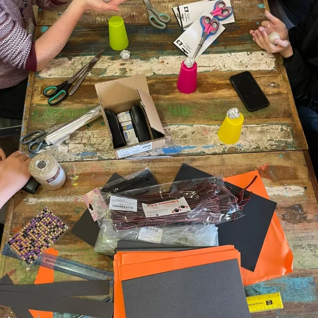 Tonight we made Halloween crafts and decorations , had a delicious free meal of chicken curry using squashes from garden @swanseabayfoundation #naturehubub #greenarchipelago @localmotioncaerfyrddin and pudding. Our volunteers helped wash up .We also created a new code of conduct and of course played a lot of pool #positivepathwaysproject #communityfoundationinwales