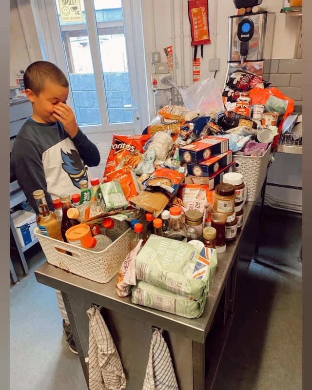 A Lovely day today, with strawberry crumble, Halloween decoration making and tidying the kitchen. All done with the help of our incredible young volunteer army! The National Lottery Community Fund #awardsforall 

We also had time for board games, Roblox , a pool tournament and Roblox! Phew what a day!