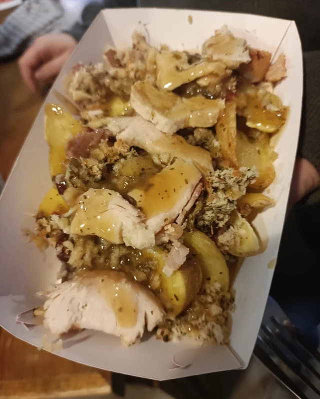 Come on down for a portion of festive loaded fries. Available until 4. 🍗🎄